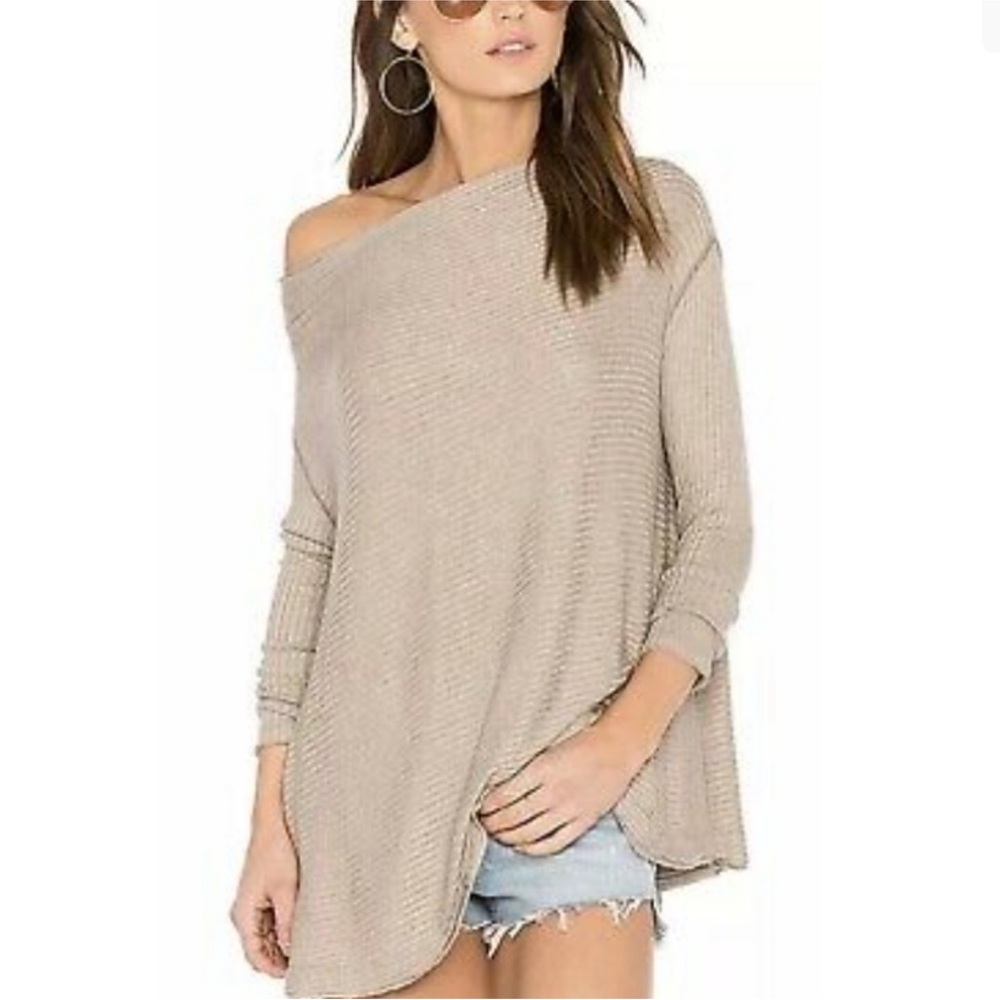 Free People We the Free lover rib back split pullover. Long sleeve ribbed raw